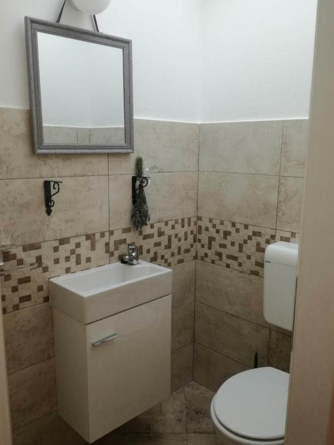 Kuca Za Odmor Pende Villa Banjol Esterno foto
