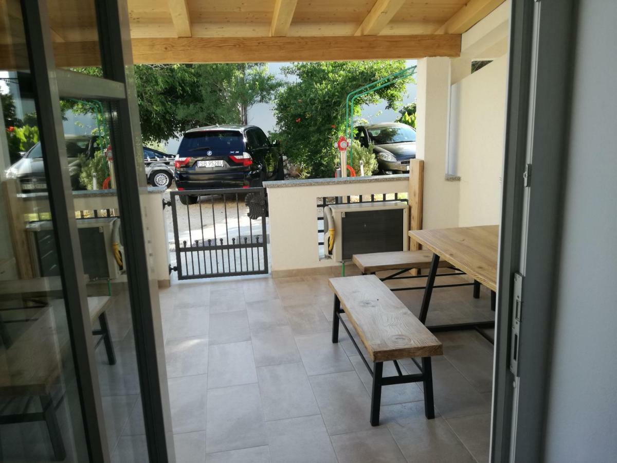 Kuca Za Odmor Pende Villa Banjol Esterno foto
